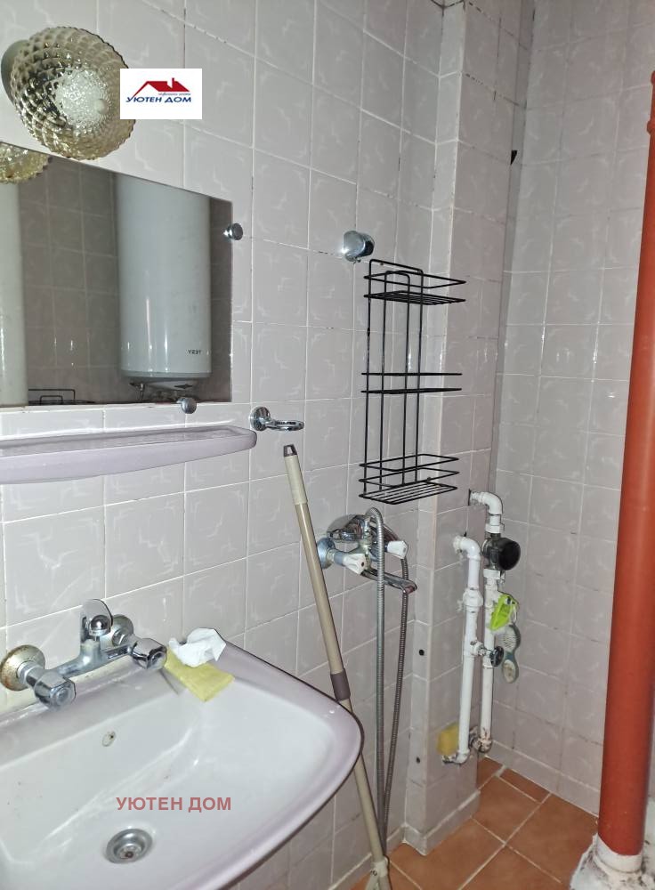 Продава 2-СТАЕН, гр. Шумен, 5-ти полк, снимка 3 - Апартаменти - 52442201