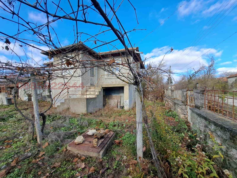 Продава КЪЩА, с. Владимирово, област Добрич, снимка 2 - Къщи - 52779289