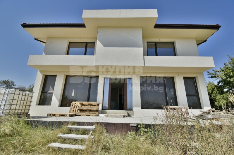 Продава КЪЩА в град Варна, Изгрев - 362 кв.м / 670 000 € » 1 310 406.10 лв., КУПИ В БЪЛГАРИЯ