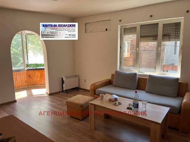 Продава ЕТАЖ ОТ КЪЩА, гр. Пазарджик, Център, снимка 3 - Етаж от къща - 52746717