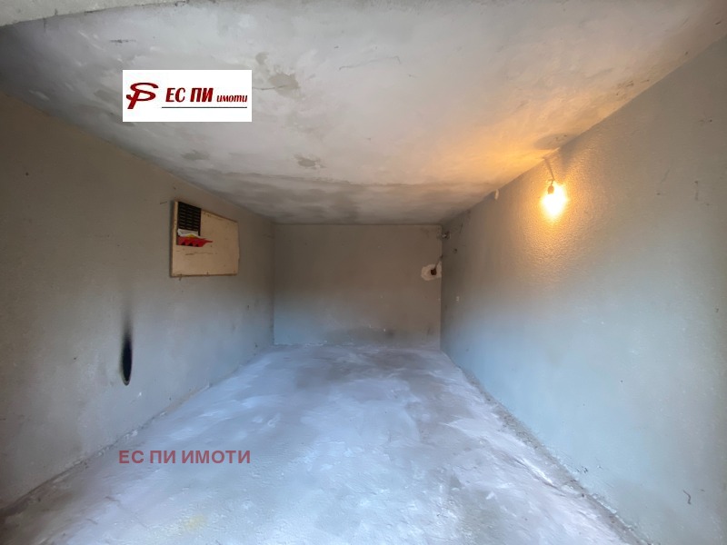 Продаја  Гараге Русе , Јaлта , 18 м2 | 37522853