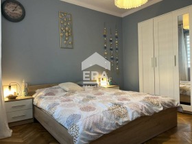 2 Schlafzimmer Tschajka, Warna 5