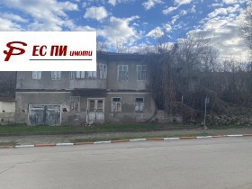 Продажба на имоти в с. Горно Абланово, област Русе - изображение 2 