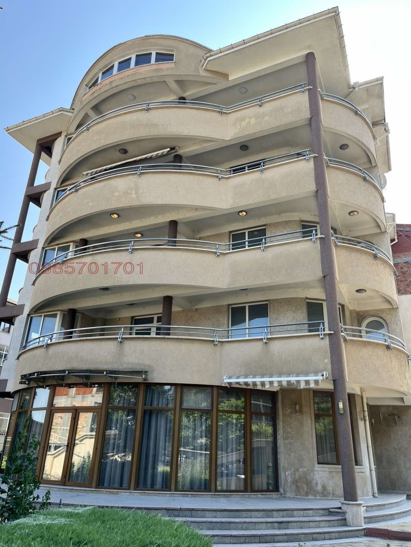 Продава  4-стаен, град Хасково, Каменни • 80 550 € • ID 37068075 — holmes.bg - [1] 