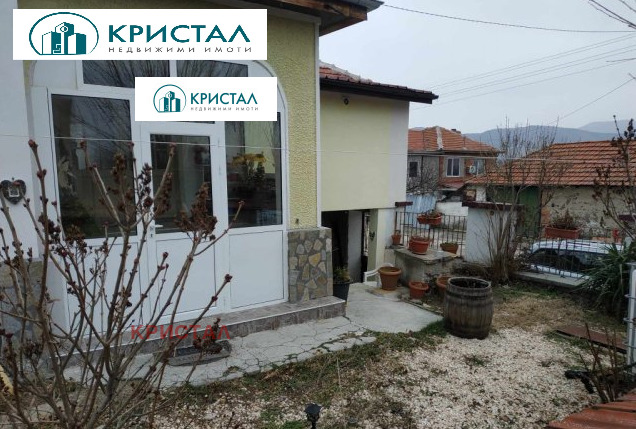 Продава КЪЩА, с. Искра, област Пловдив, снимка 8 - Къщи - 52347200