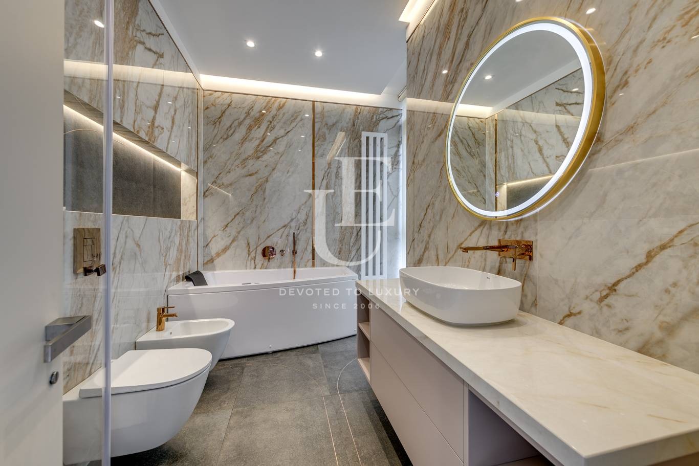 Продава 4-СТАЕН, гр. София, Център, снимка 8 - Апартаменти - 53674906