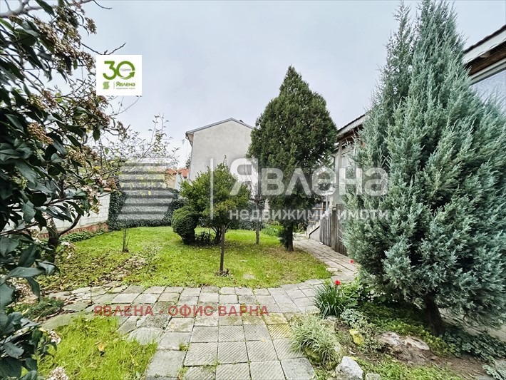 Продава КЪЩА, гр. Варна, Център, снимка 3 - Къщи - 54153255