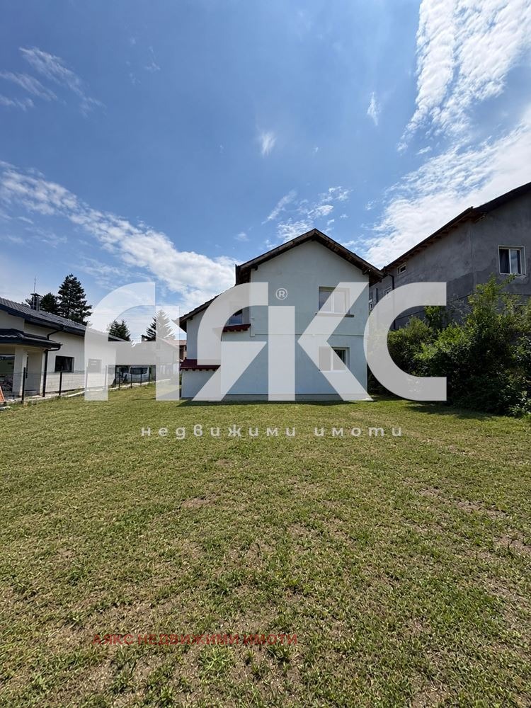 Продава КЪЩА, гр. София, гр. Банкя