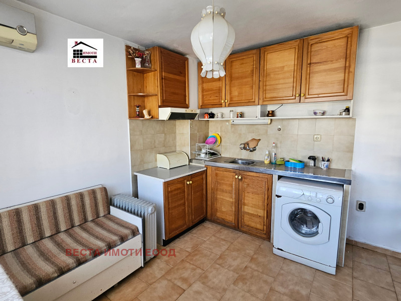 Продава 3-СТАЕН, гр. Варна, Зимно кино Тракия