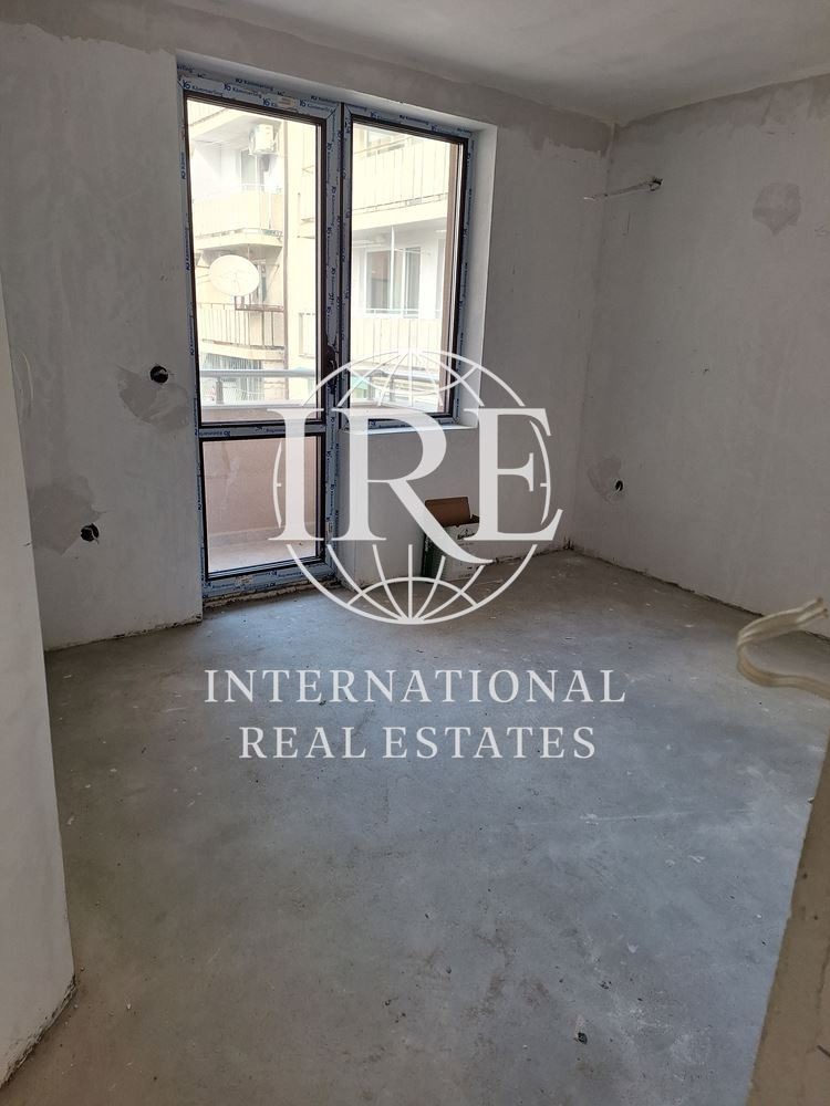 Продава 3-СТАЕН, гр. Варна, Лятно кино Тракия, снимка 2 - Апартаменти - 53704513