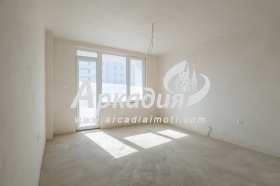 Продава 3-стаен град Пловдив Център - [1] 