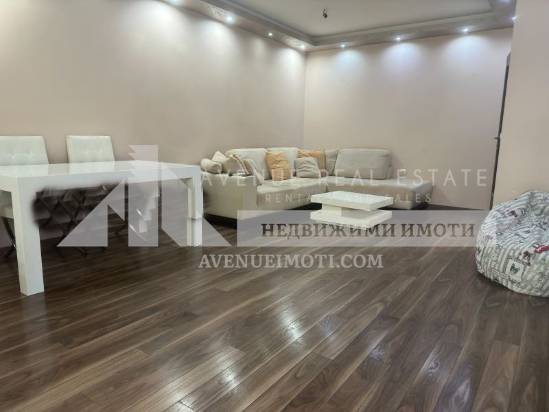 De vânzare  1 dormitor Plovdiv , Cârșiiaca , 100 mp | 61368824