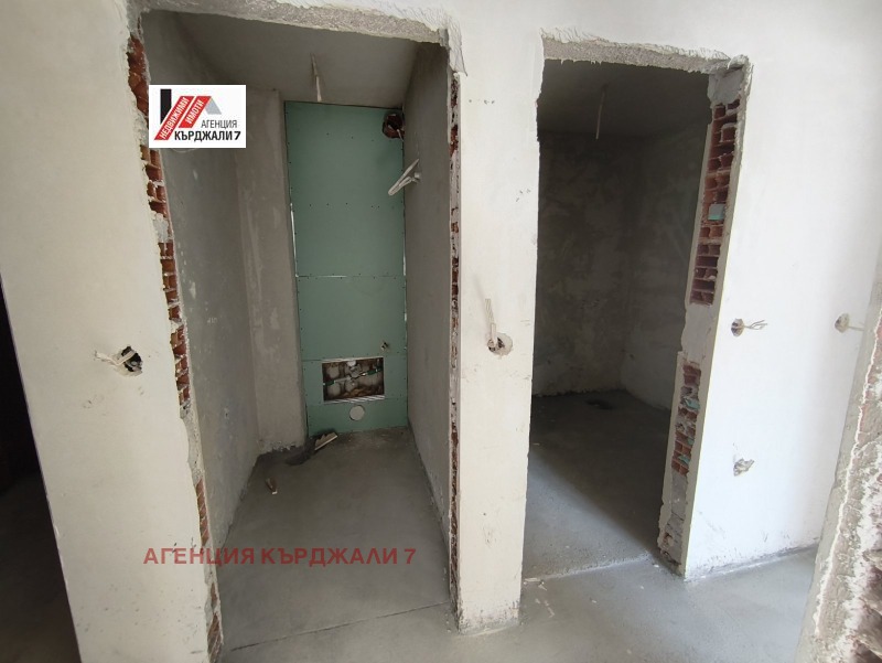 Продава 3-СТАЕН, гр. Кърджали, Център, снимка 5 - Апартаменти - 53146986