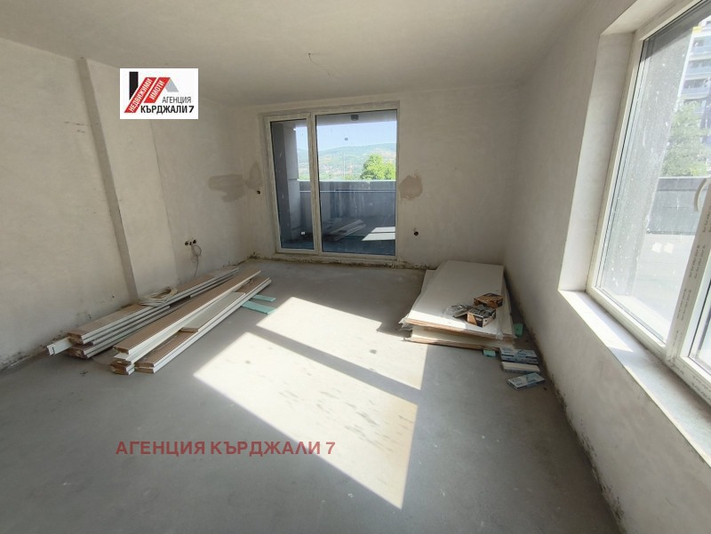 Продава 3-СТАЕН, гр. Кърджали, Център, снимка 6 - Апартаменти - 53146986