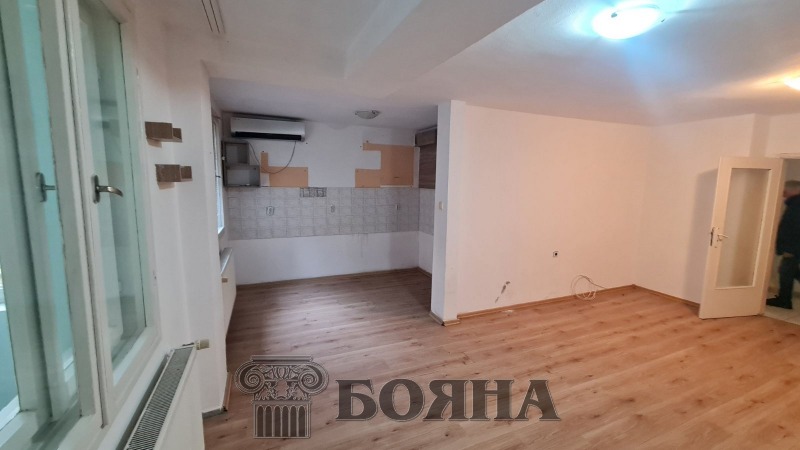 Продава 4-СТАЕН, гр. Русе, Център, снимка 2 - Апартаменти - 53017439