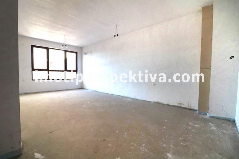 Продава МНОГОСТАЕН, гр. Пловдив, Кючук Париж, снимка 2 - Апартаменти - 33773073