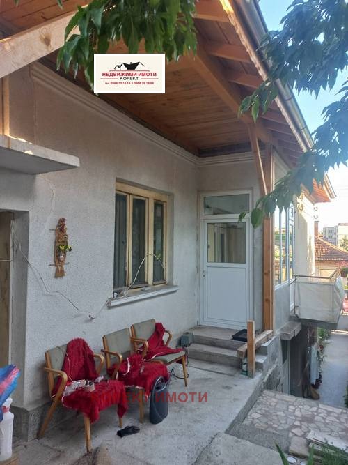 Продава  Къща област Търговище , гр. Попово , 140 кв.м | 85876315