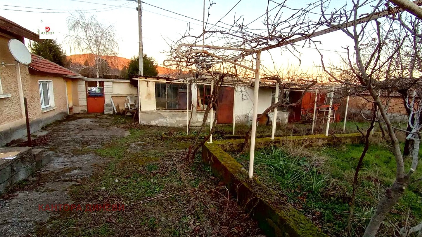 Продава КЪЩА, с. Кирилово, област Стара Загора, снимка 10 - Къщи - 55982989