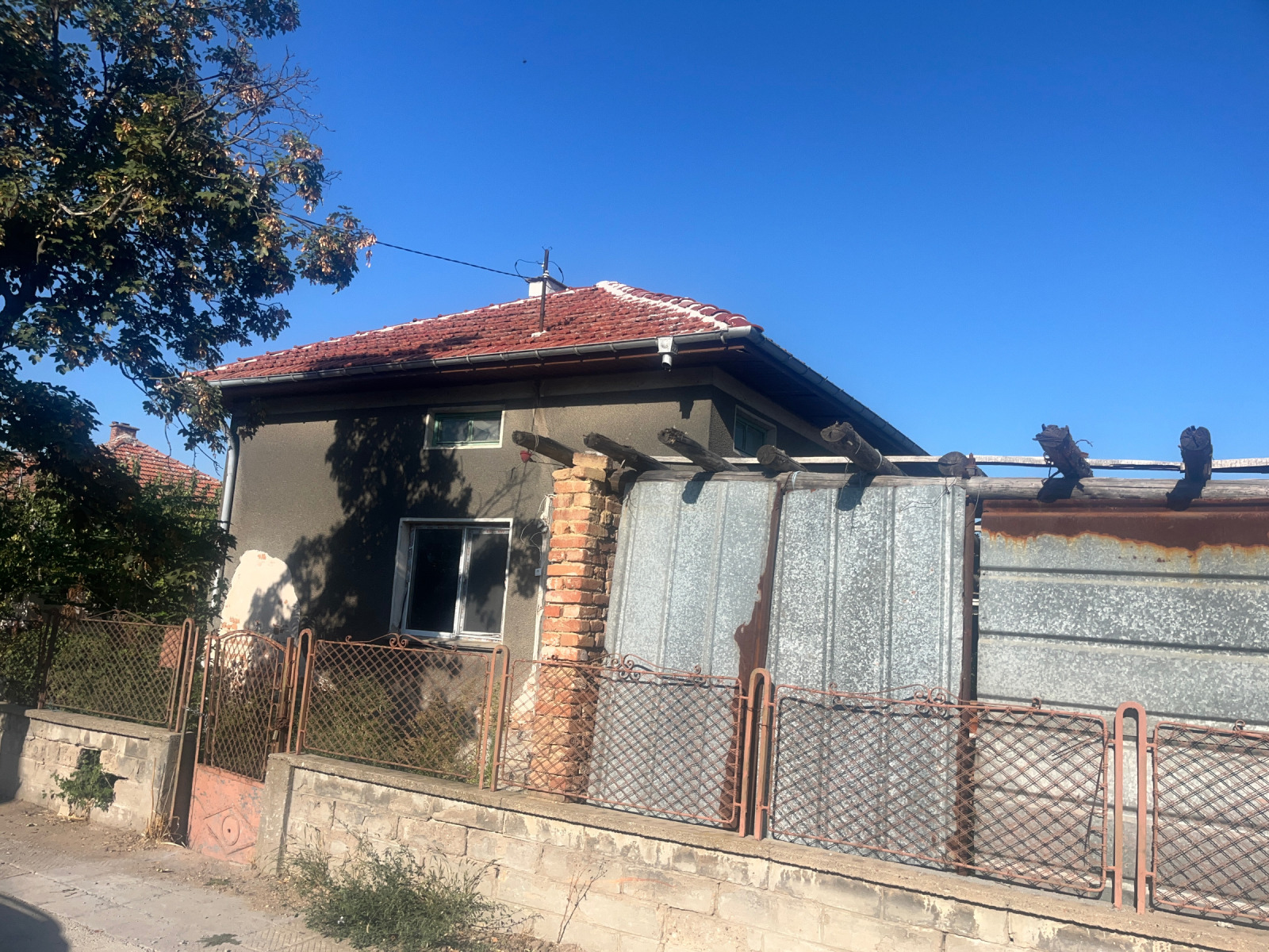 Продава КЪЩА, гр. Вълчедръм, област Монтана