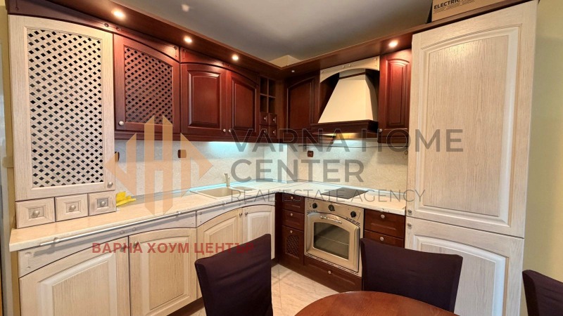 Продава 3-СТАЕН, гр. Варна, Лятно кино Тракия