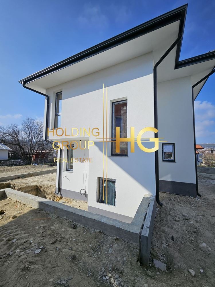 Продава КЪЩА, гр. Варна, м-т Горна Трака, снимка 2 - Къщи - 48085511