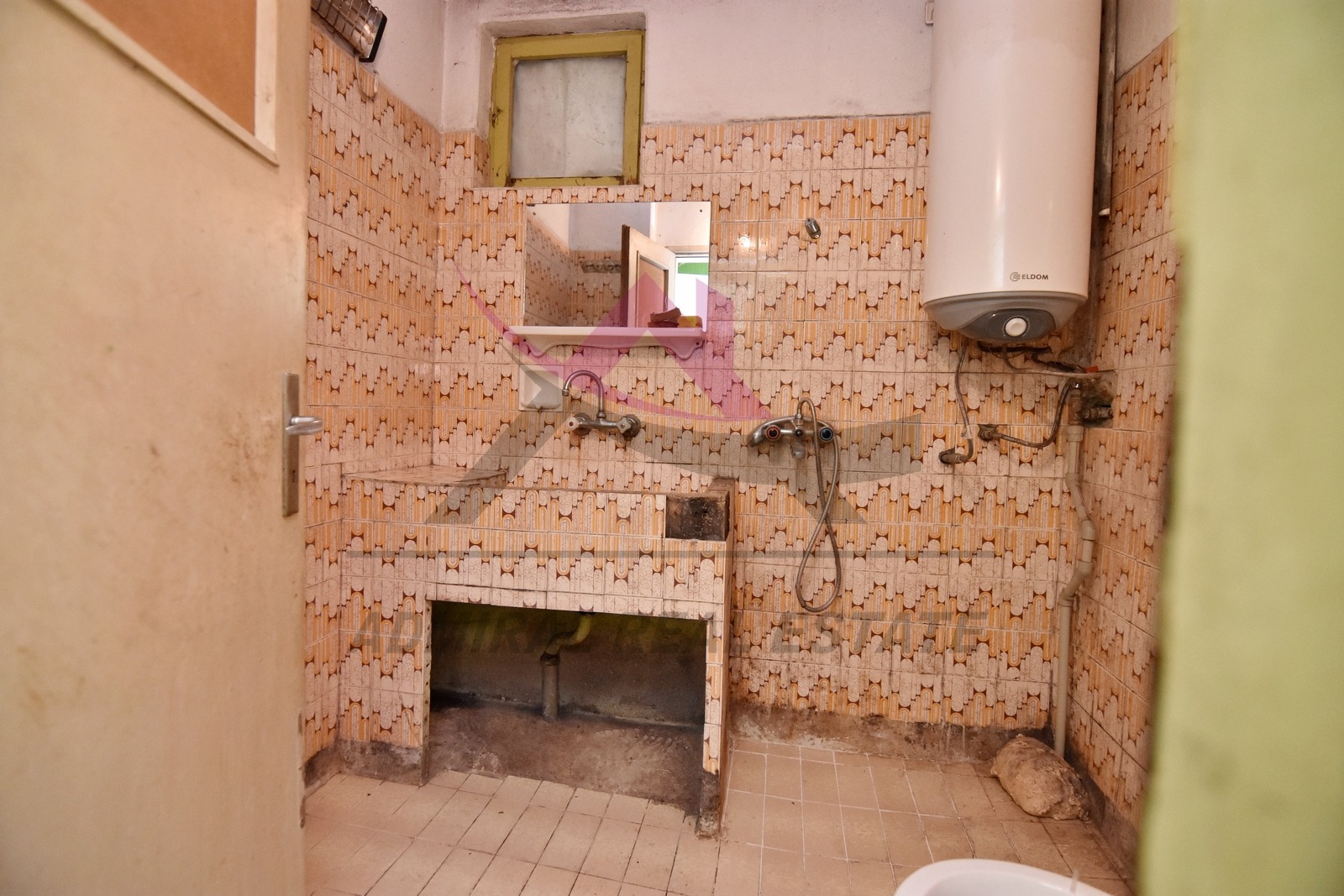 Продава КЪЩА, с. Орешак, област Варна, снимка 8 - Къщи - 54969760