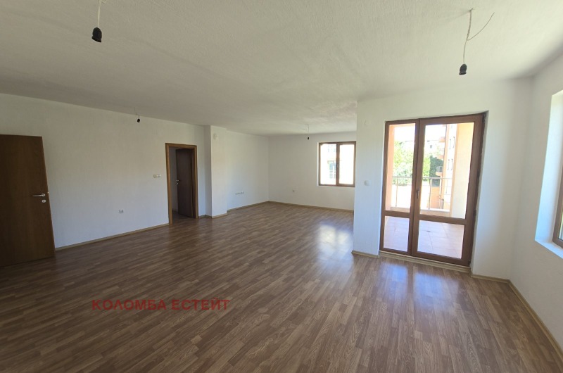 Продава 3-СТАЕН в област Благоевград, гр. Сандански - 159 кв.м / 191 000 € » 373 563.53 лв., КОЛОМБА ЕСТЕЙТ