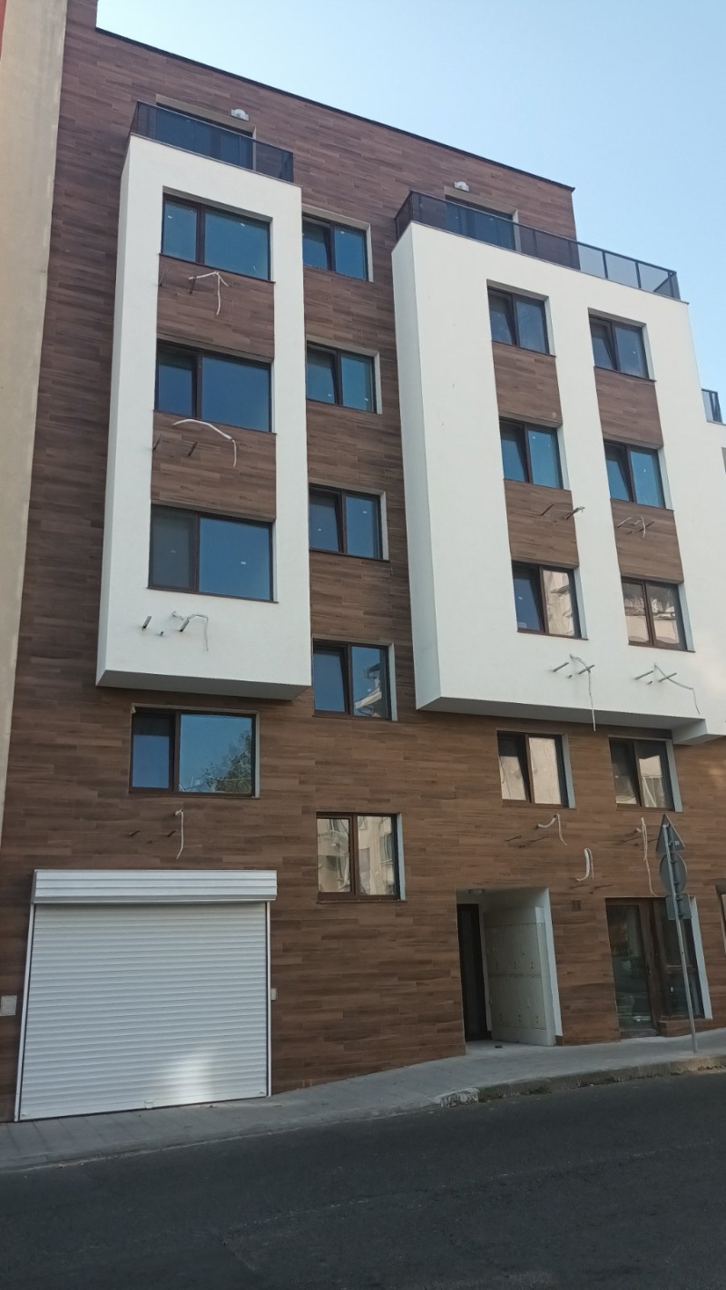 En venta  Гараж, Паркомясто Burgas , Lazur , 34 metros cuadrados | 72188613