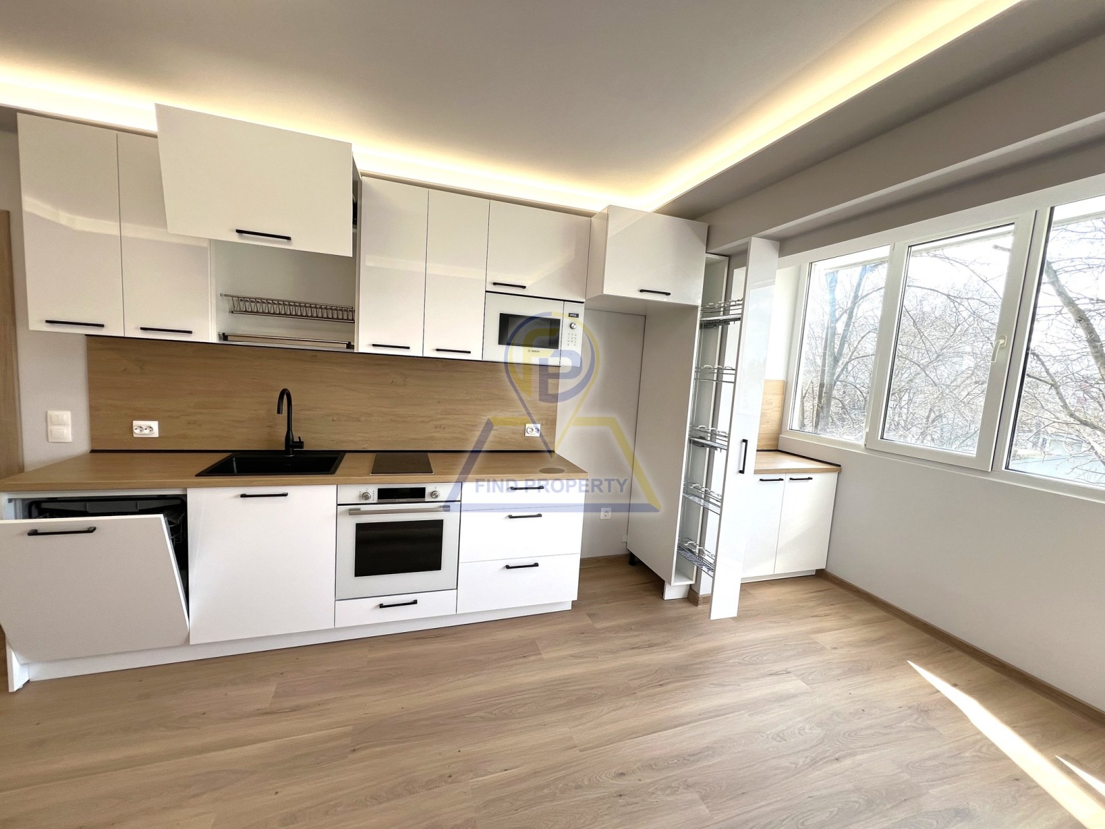 Продава 3-СТАЕН, гр. Бургас, Изгрев, снимка 3 - Апартаменти - 53870724