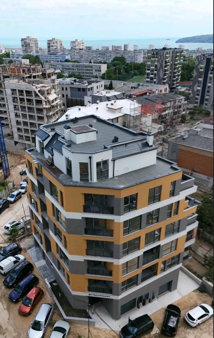 Продава ГАРАЖ, ПАРКОМЯСТО, гр. Варна, Левски 1