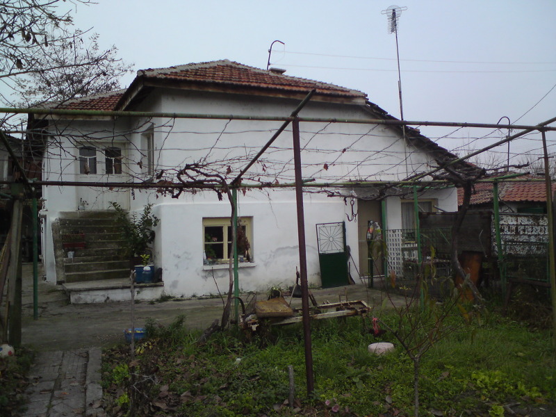 Продава КЪЩА, с. Априлово, област Стара Загора