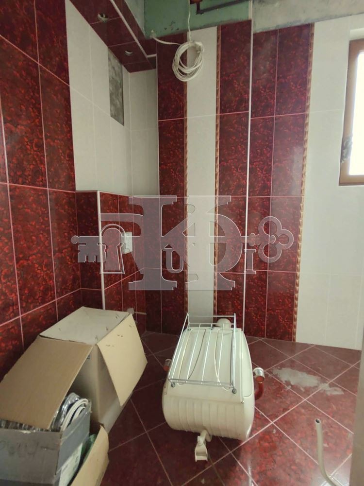 Продава КЪЩА, гр. Добрич, Дружба 2, снимка 6 - Къщи - 53283613