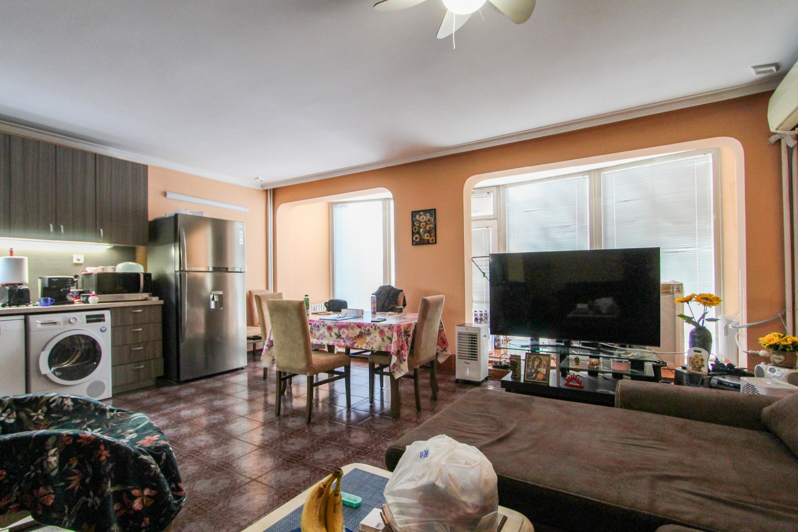 Продава 3-СТАЕН, гр. София, Оборище, снимка 2 - Апартаменти - 54246057