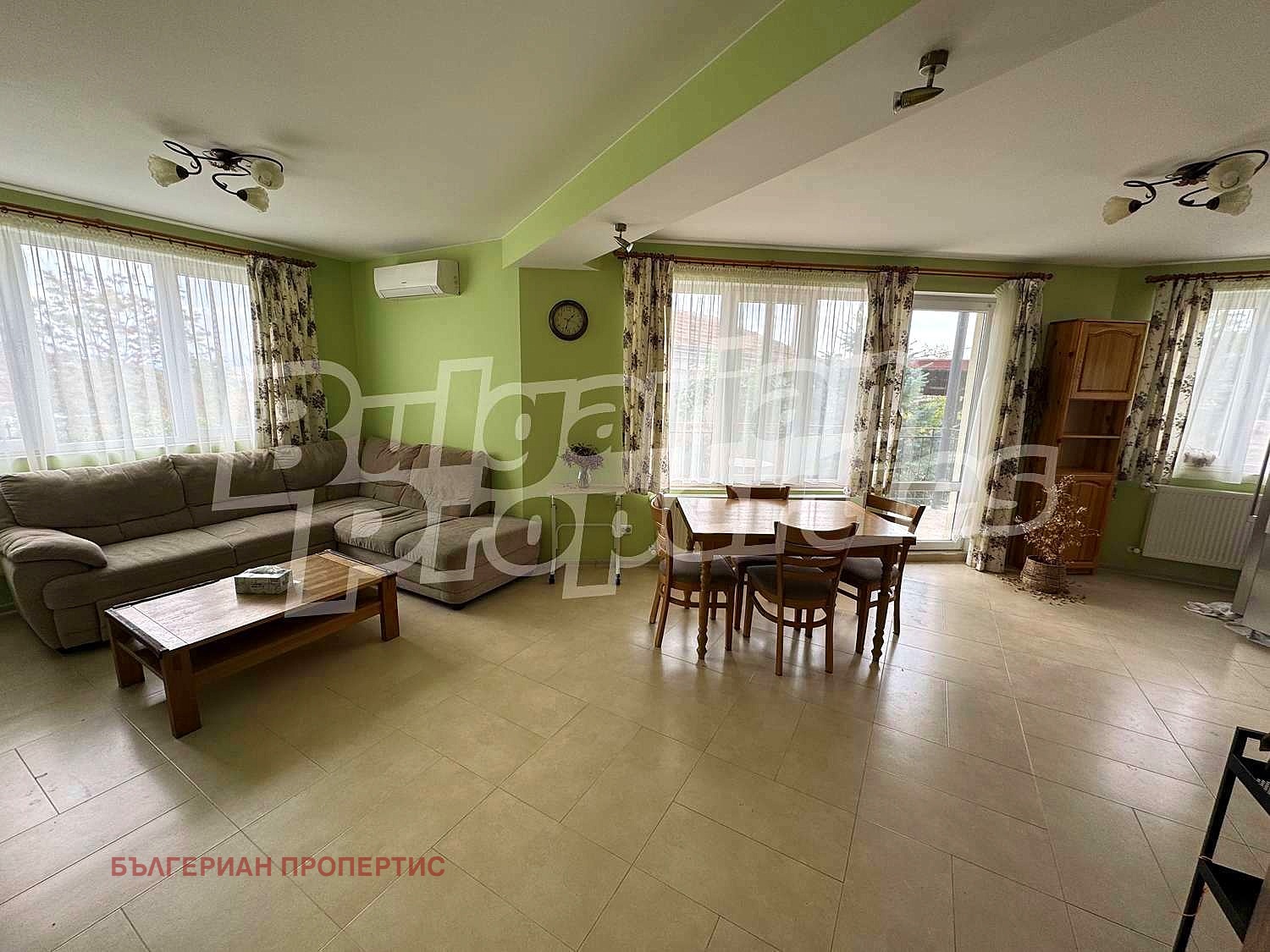Продава КЪЩА, гр. Балчик, област Добрич, снимка 2 - Къщи - 52155046