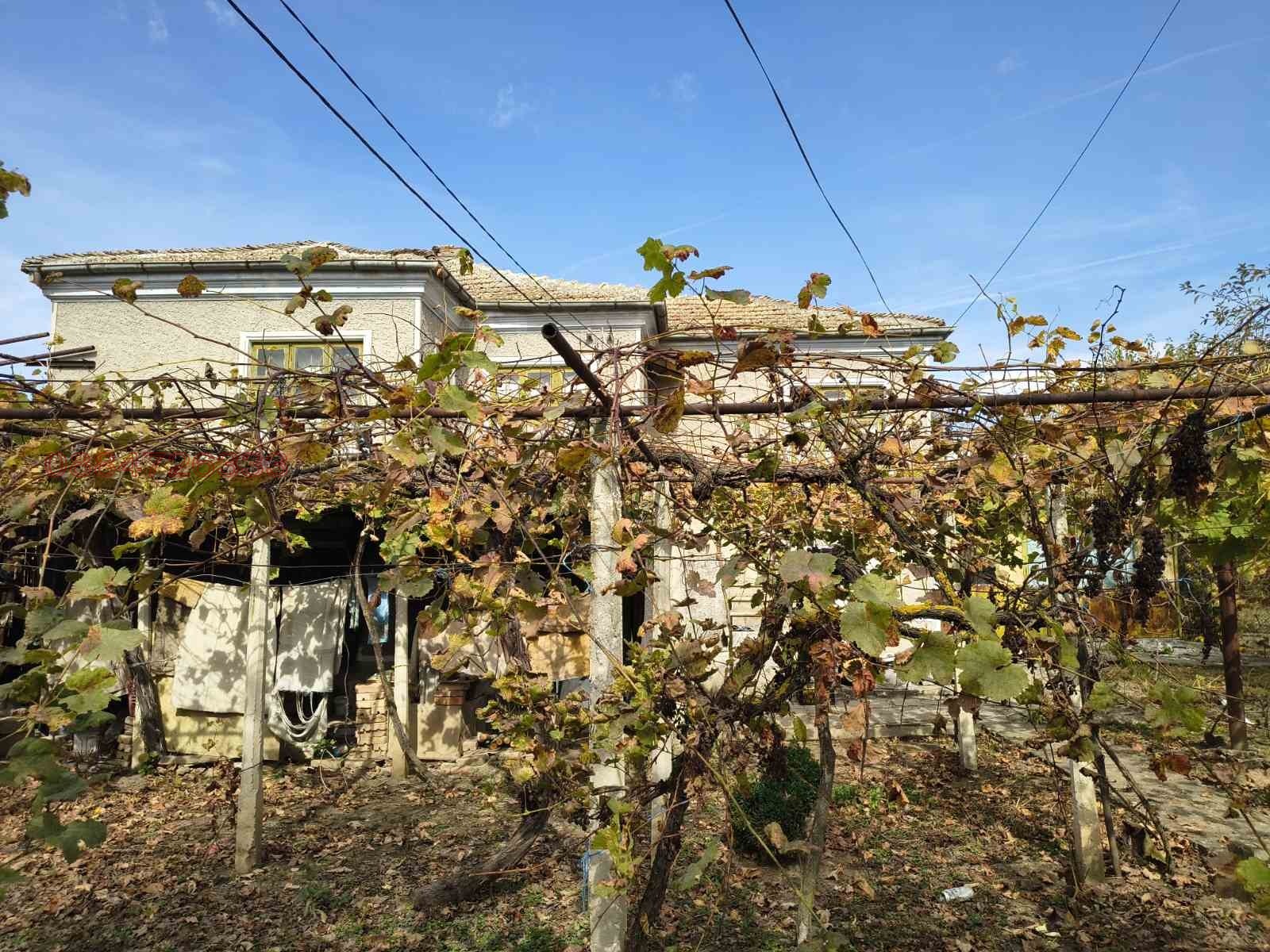 Продава КЪЩА, с. Тръница, област Шумен, снимка 10 - Къщи - 56644129