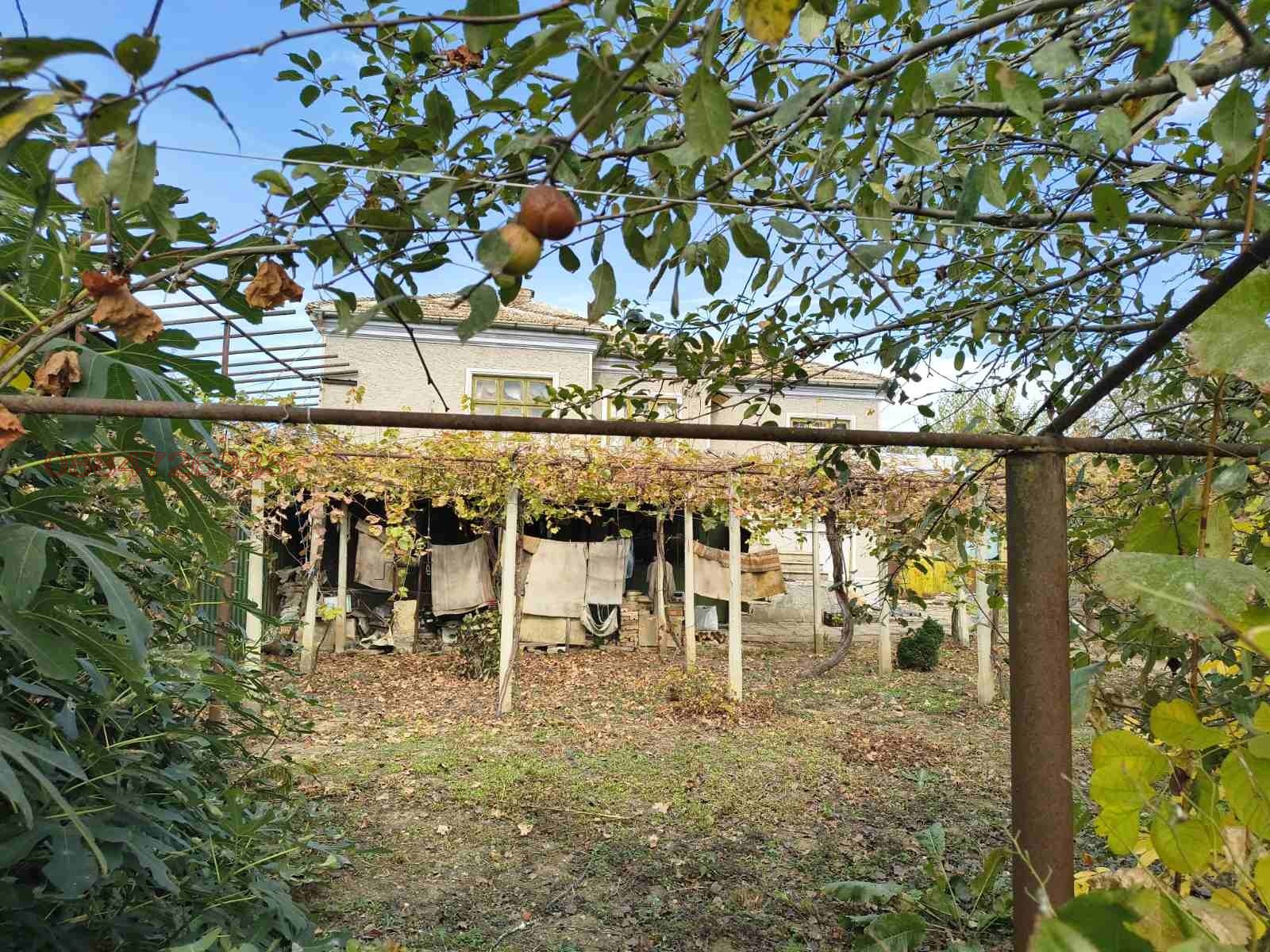 Продава КЪЩА, с. Тръница, област Шумен, снимка 15 - Къщи - 56644129