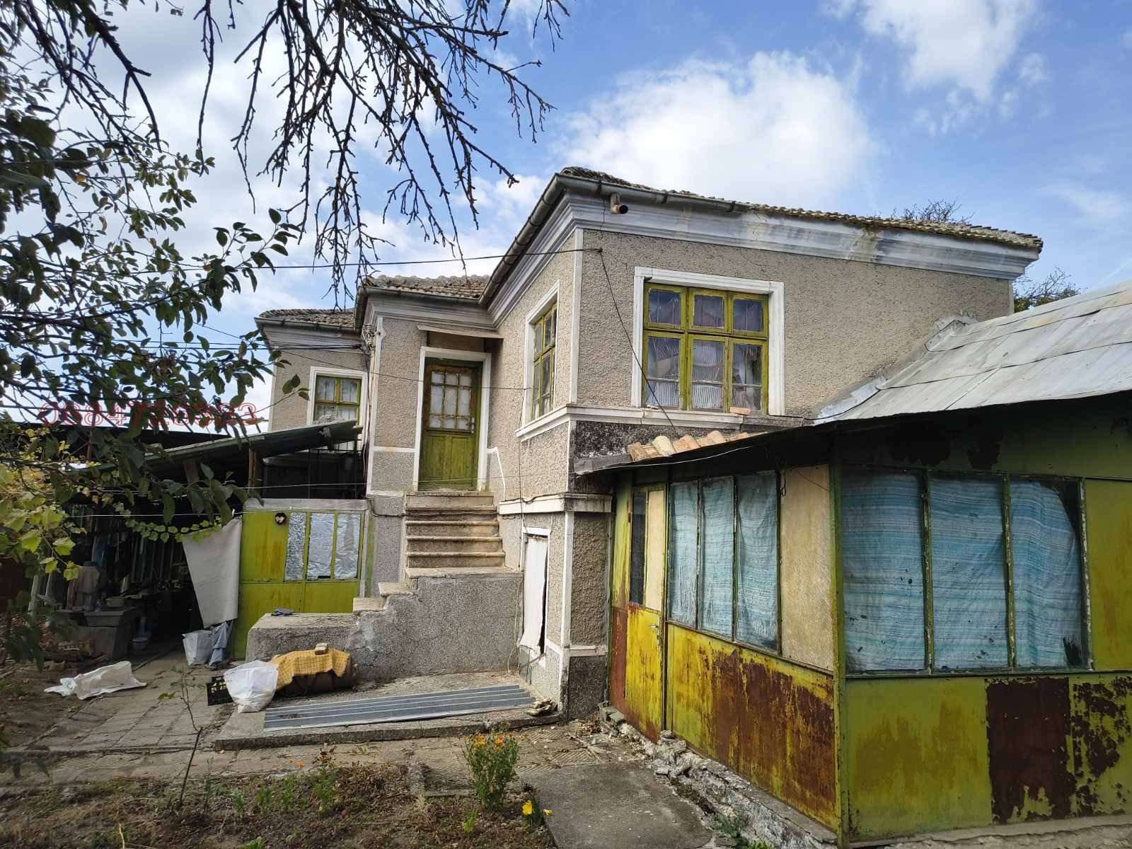 Продава КЪЩА, с. Тръница, област Шумен