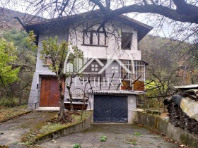 Продажба на имоти в с. Лъга, област София - изображение 1 