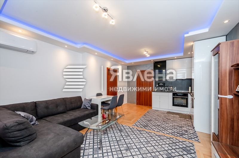 Продава 2-СТАЕН, гр. София, Център, снимка 2 - Апартаменти - 52418848