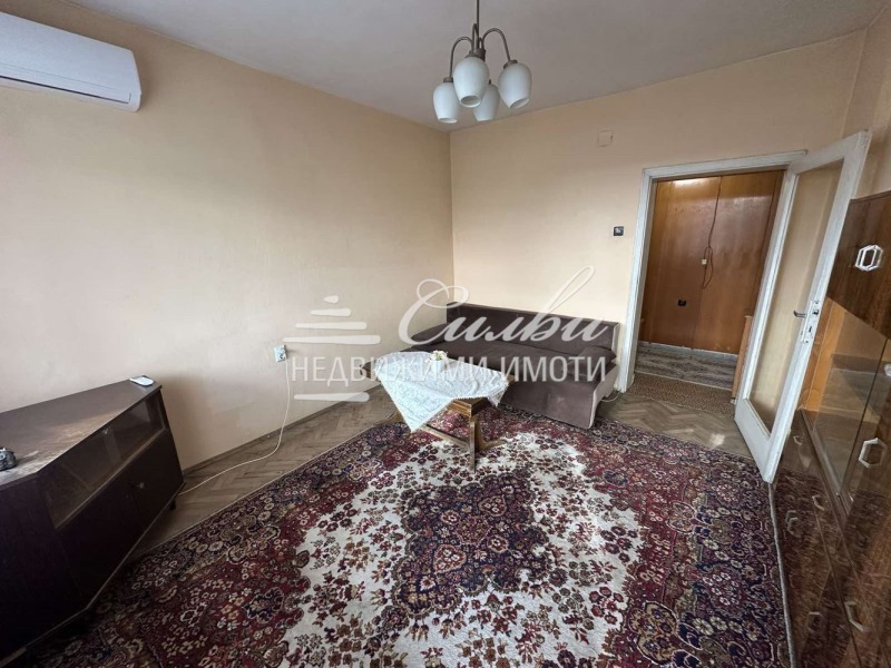 Продава 2-СТАЕН, гр. Търговище, Център, снимка 2 - Апартаменти - 53032042