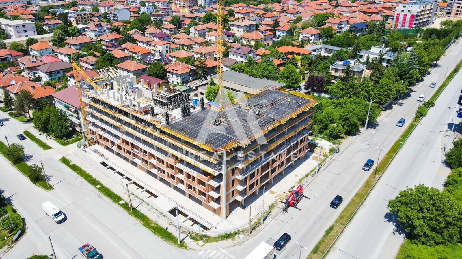 Продава МНОГОСТАЕН, гр. Плевен, Широк център, снимка 2 - Апартаменти - 50223014