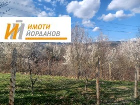 Продажба на имоти в с. Яковци, област Велико Търново - изображение 10 