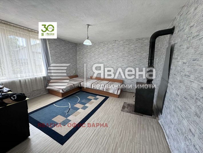 Продава КЪЩА, с. Долище, област Варна, снимка 2 - Къщи - 49319637