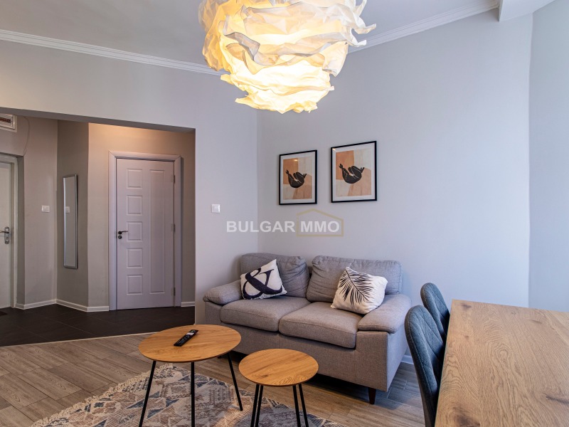 Продава 3-СТАЕН, гр. София, Център, снимка 2 - Апартаменти - 53147012