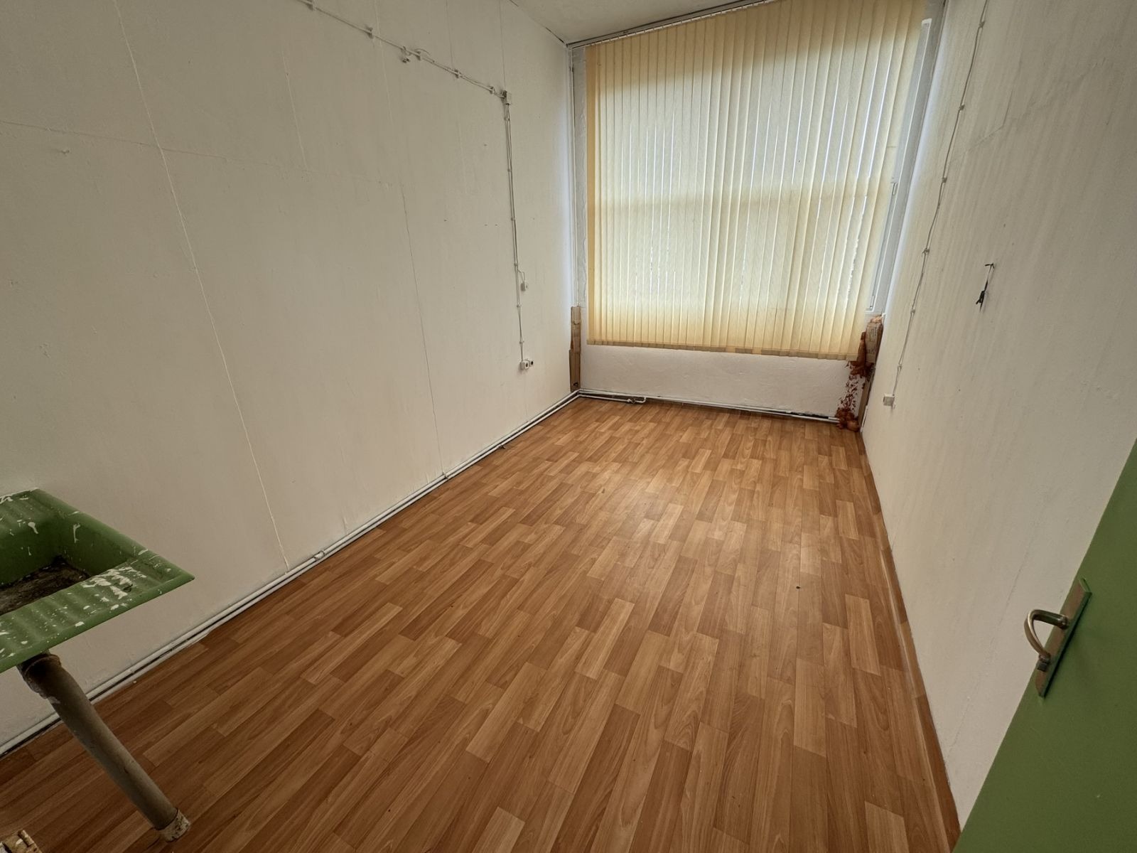 Продава ПРОМ. ПОМЕЩЕНИЕ, гр. Русе, Родина 1, снимка 2 - Производствени сгради - 51612693
