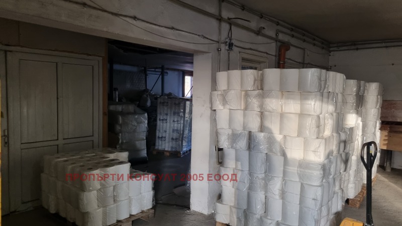 Продава ПРОМ. ПОМЕЩЕНИЕ, с. Продановци, област София област, снимка 4 - Производствени сгради - 52330685