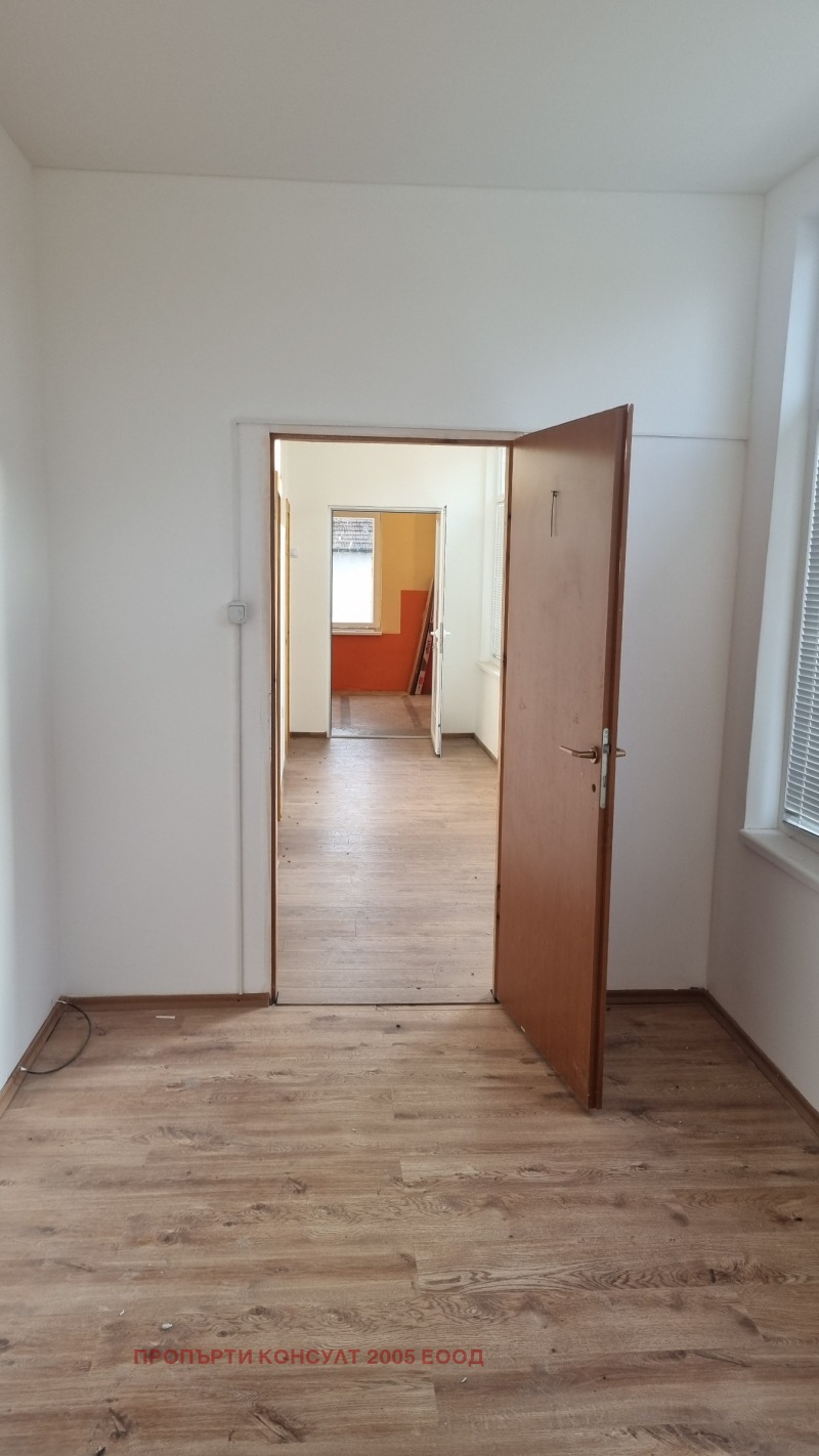 Продава ПРОМ. ПОМЕЩЕНИЕ, с. Продановци, област София област, снимка 10 - Производствени сгради - 52330685