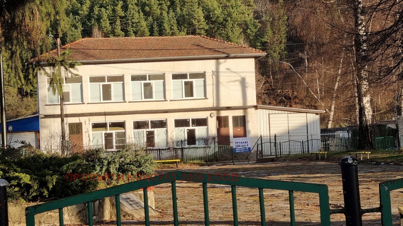 Продава ПРОМ. ПОМЕЩЕНИЕ, с. Продановци, област София област