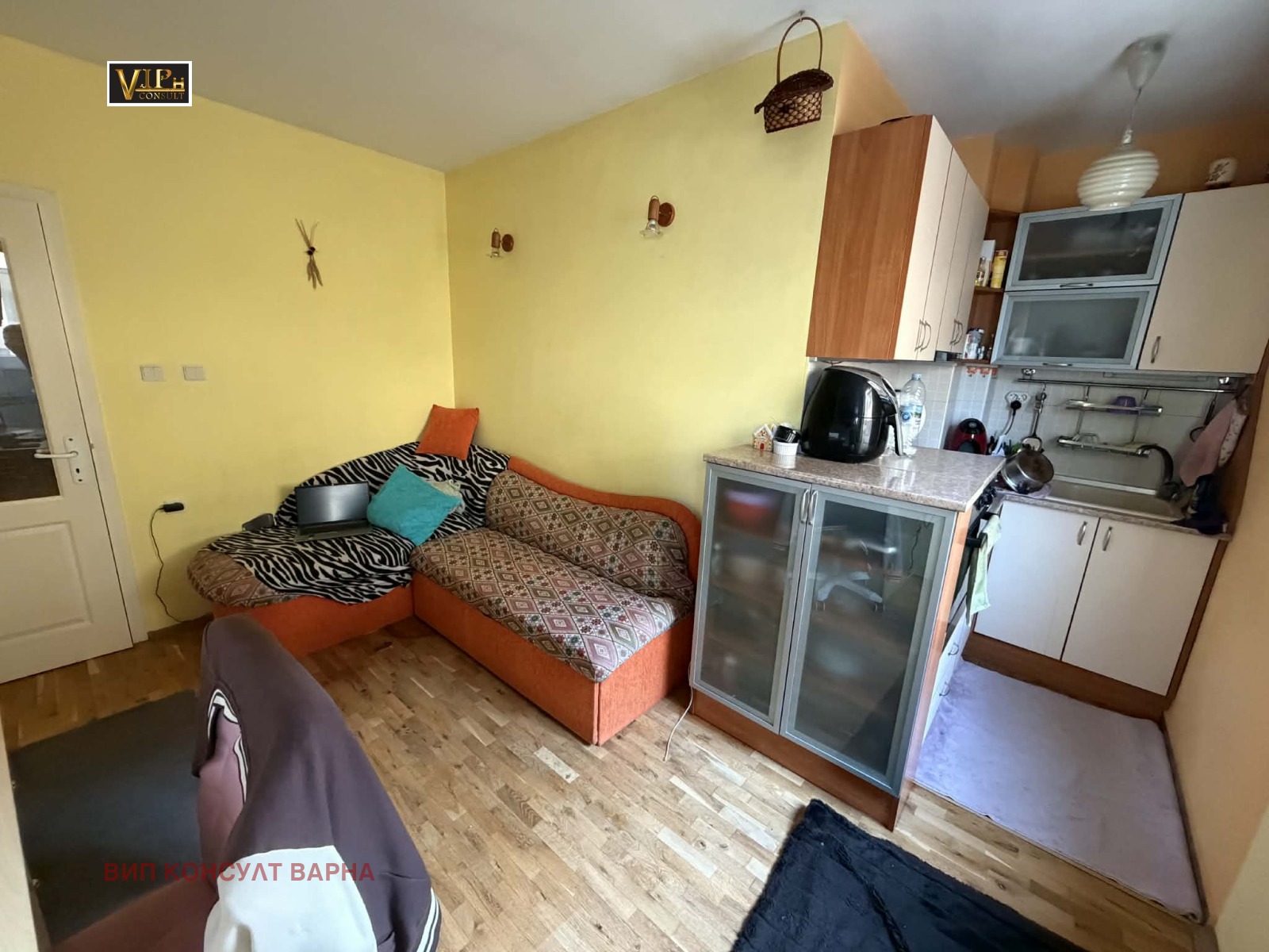 Продава 2-СТАЕН, гр. Варна, Окръжна болница-Генерали, снимка 3 - Апартаменти - 54036061