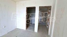 2 makuuhuonetta Briz, Varna 11